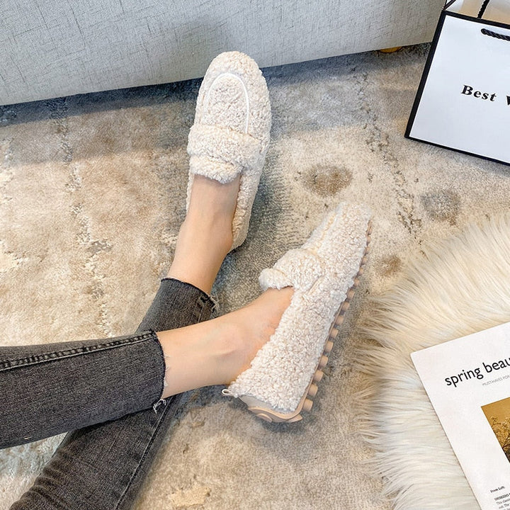Mellora | LuxeCloud Slippers – Where Comfort Meets Elegance