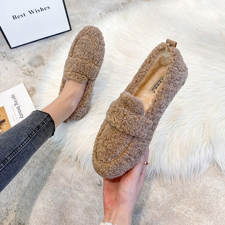 Mellora | LuxeCloud Slippers – Where Comfort Meets Elegance